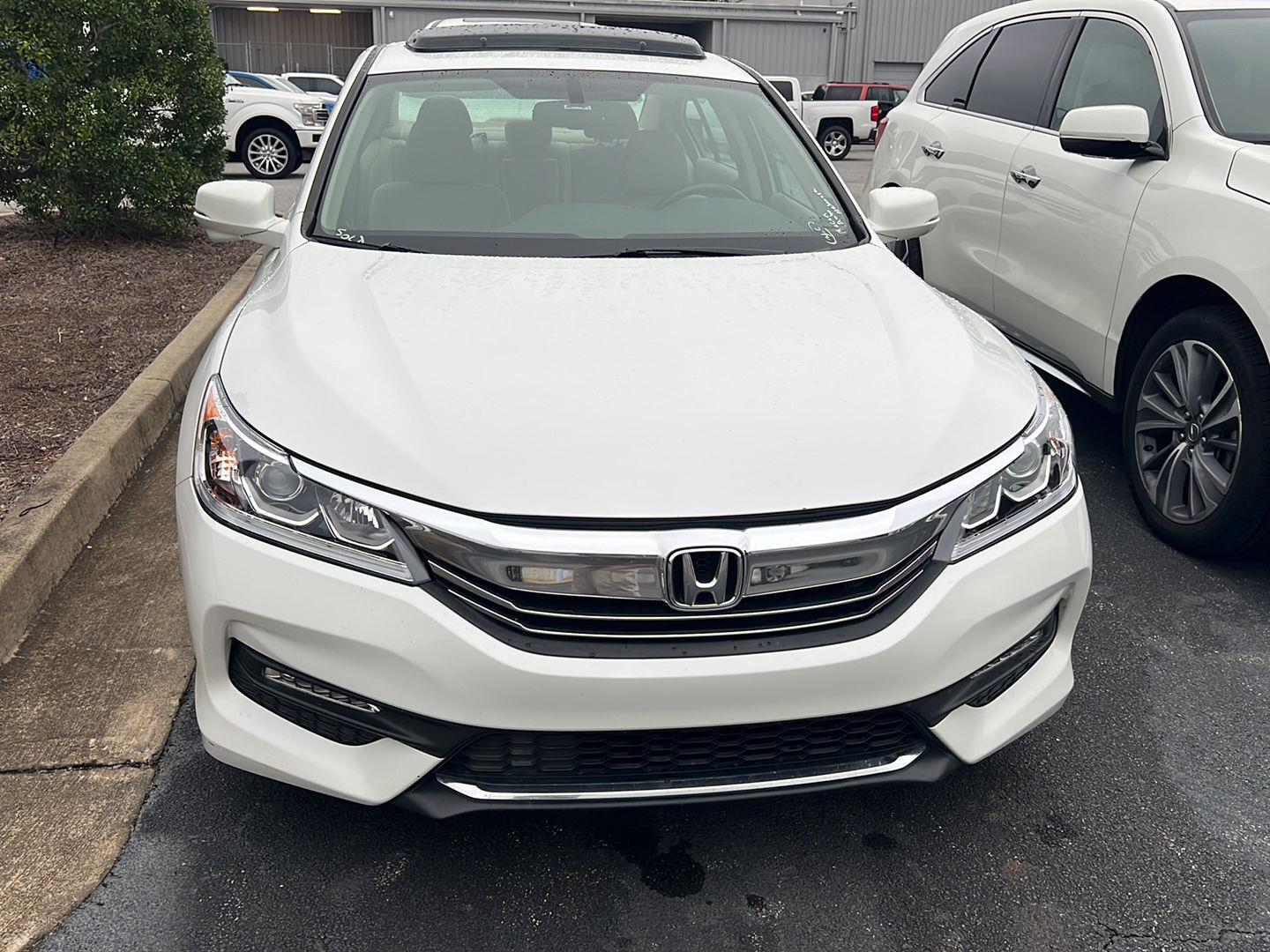 2017 Honda Accord EX-L V6 photo 2