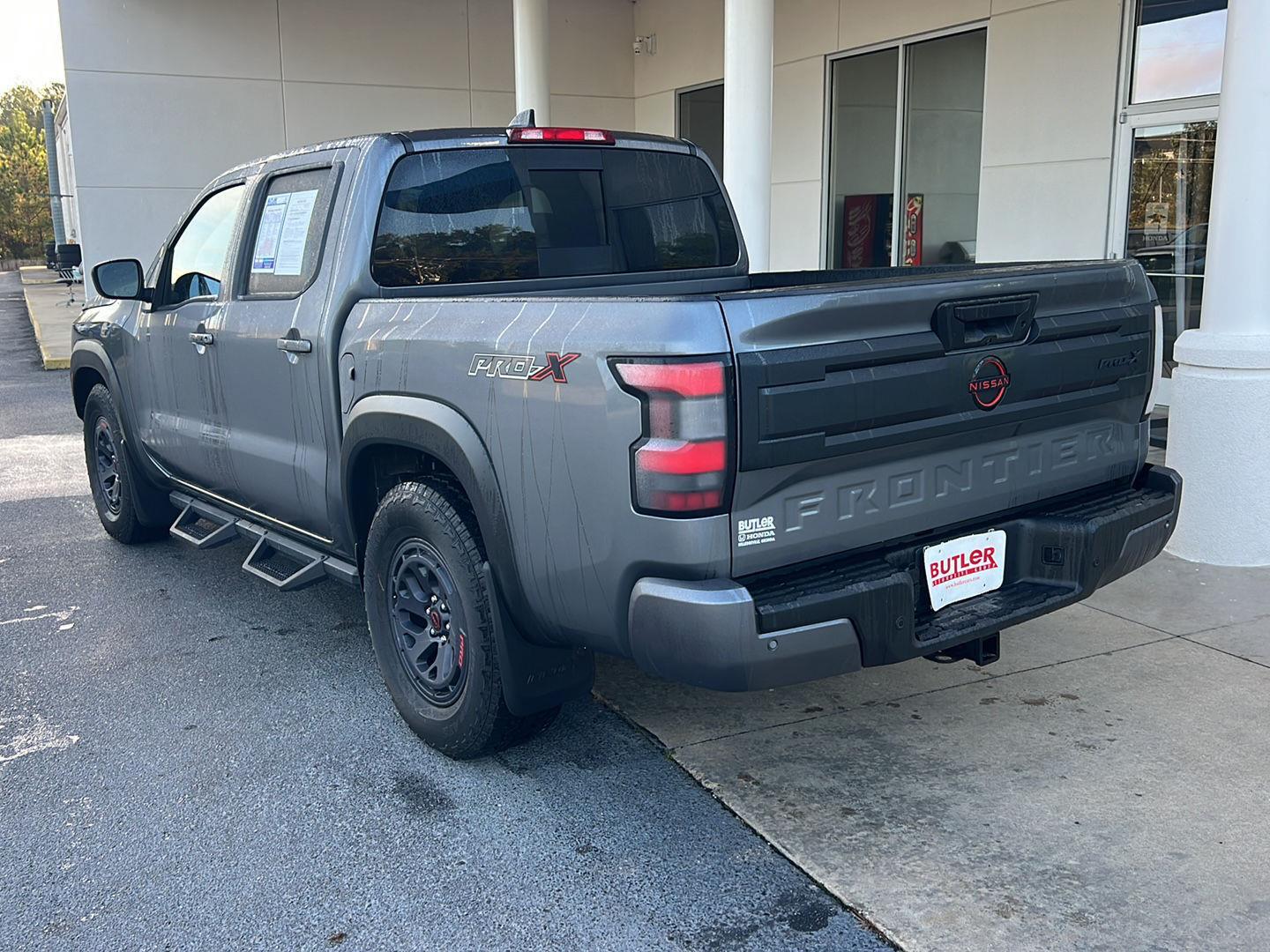 2025 Nissan Frontier PRO-X photo 3