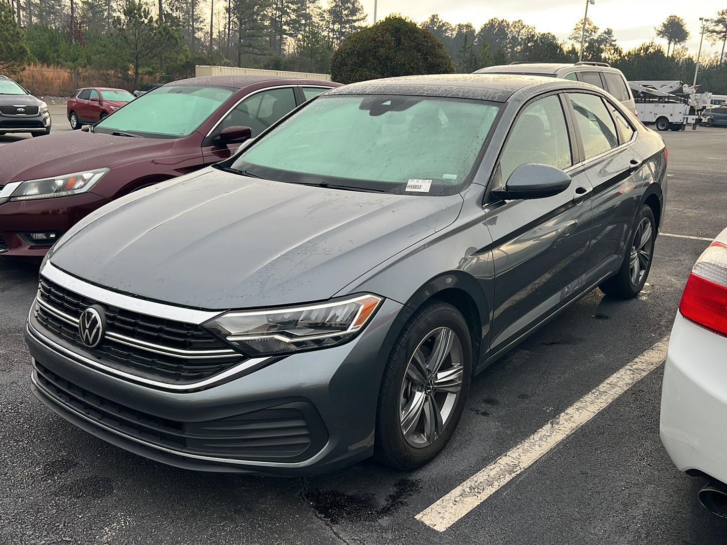 2024 Volkswagen Jetta SE's photo