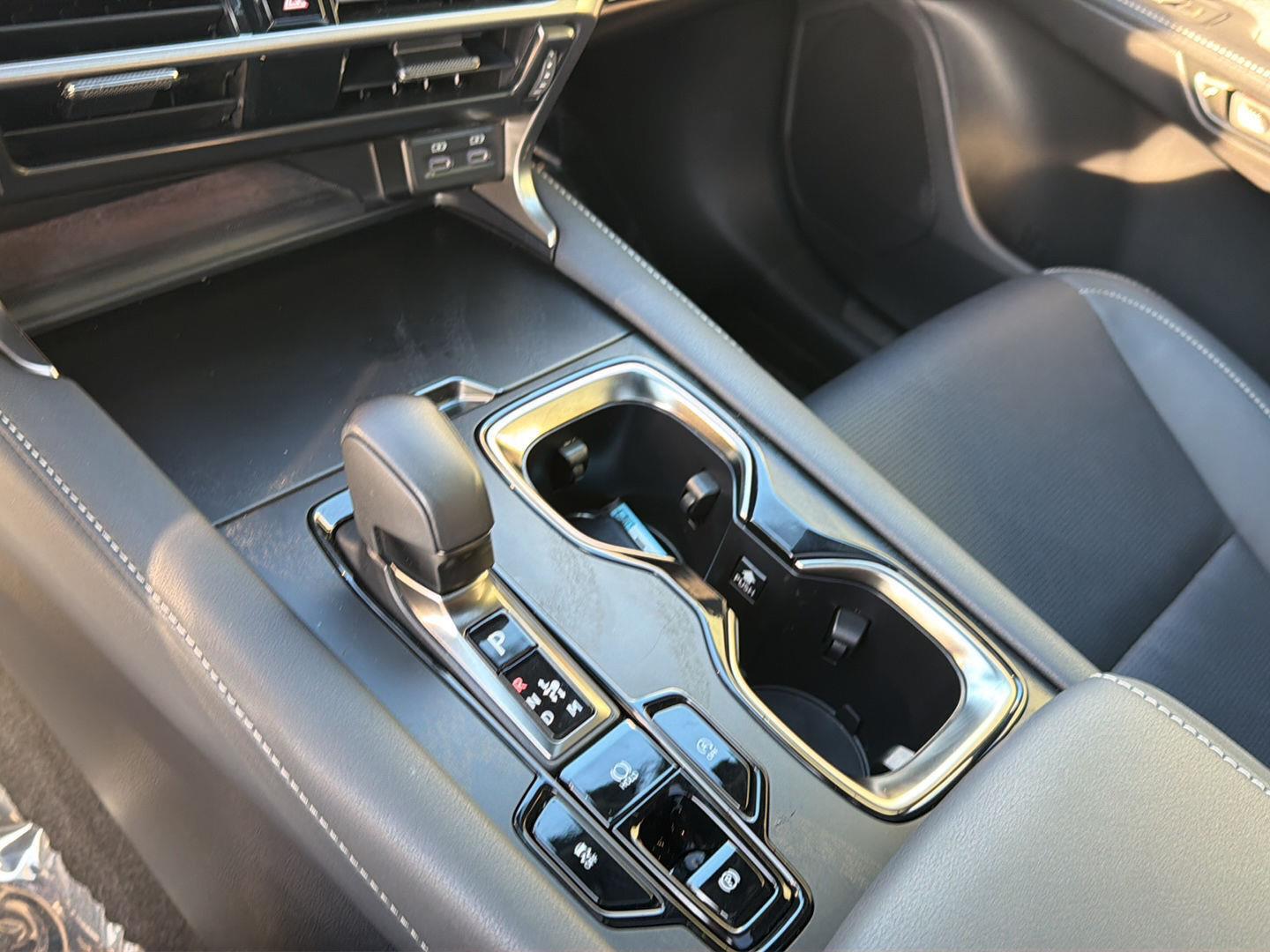 2025 Lexus RX 350 - Photo 27