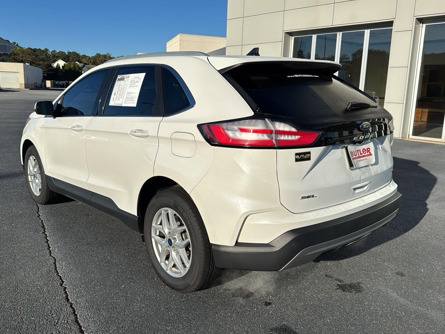 2022 Ford Edge SEL photo 3