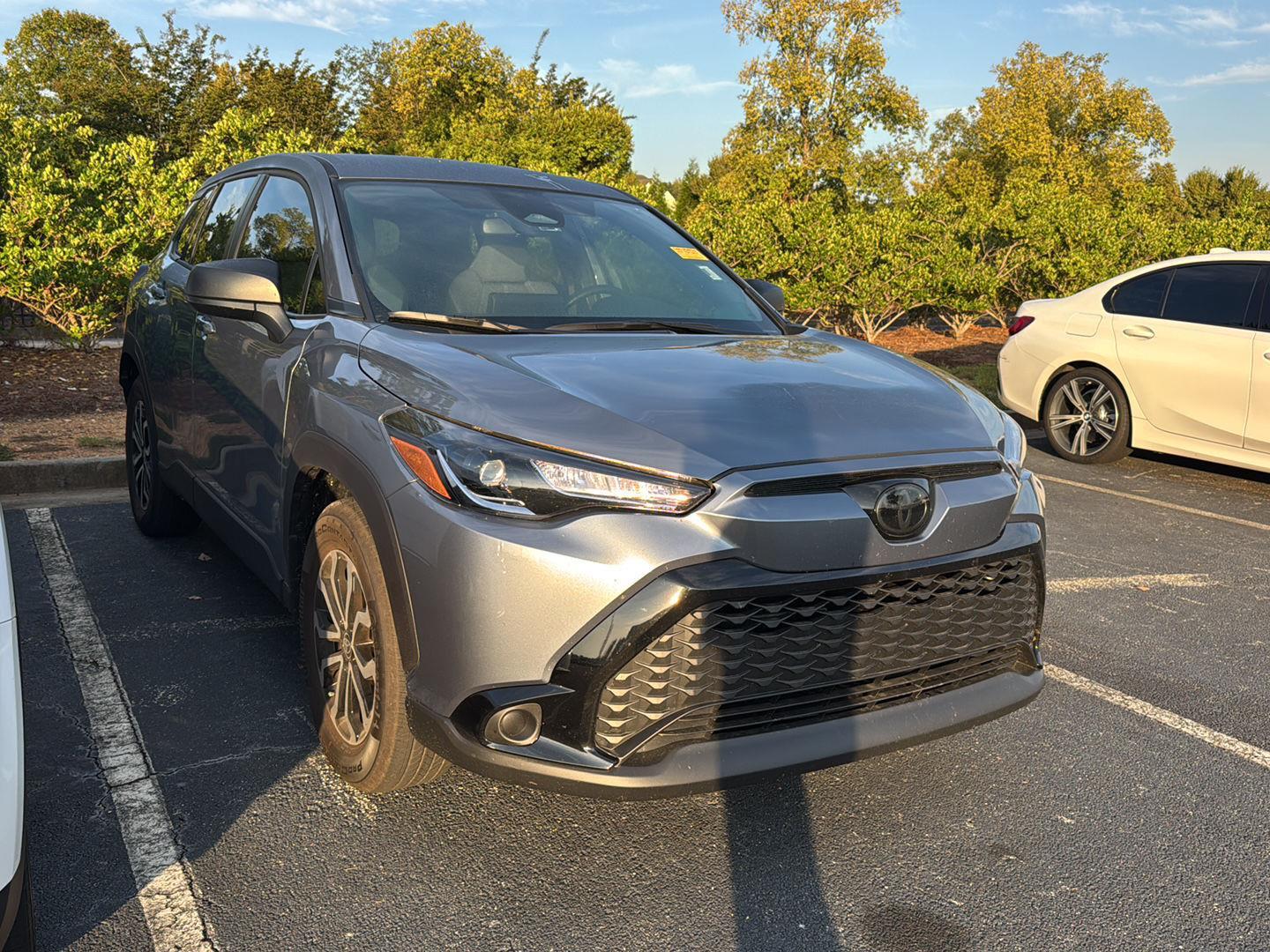 2025 Toyota Corolla Hybrid XSE photo 4