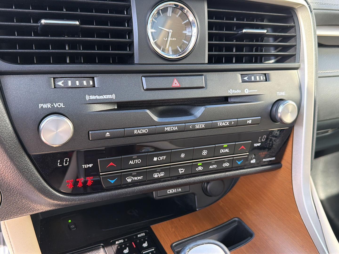 2022 Lexus RX Hybrid 450h - Photo 26