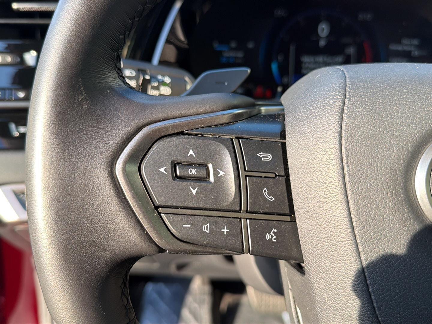2025 Lexus RX 350 - Photo 21