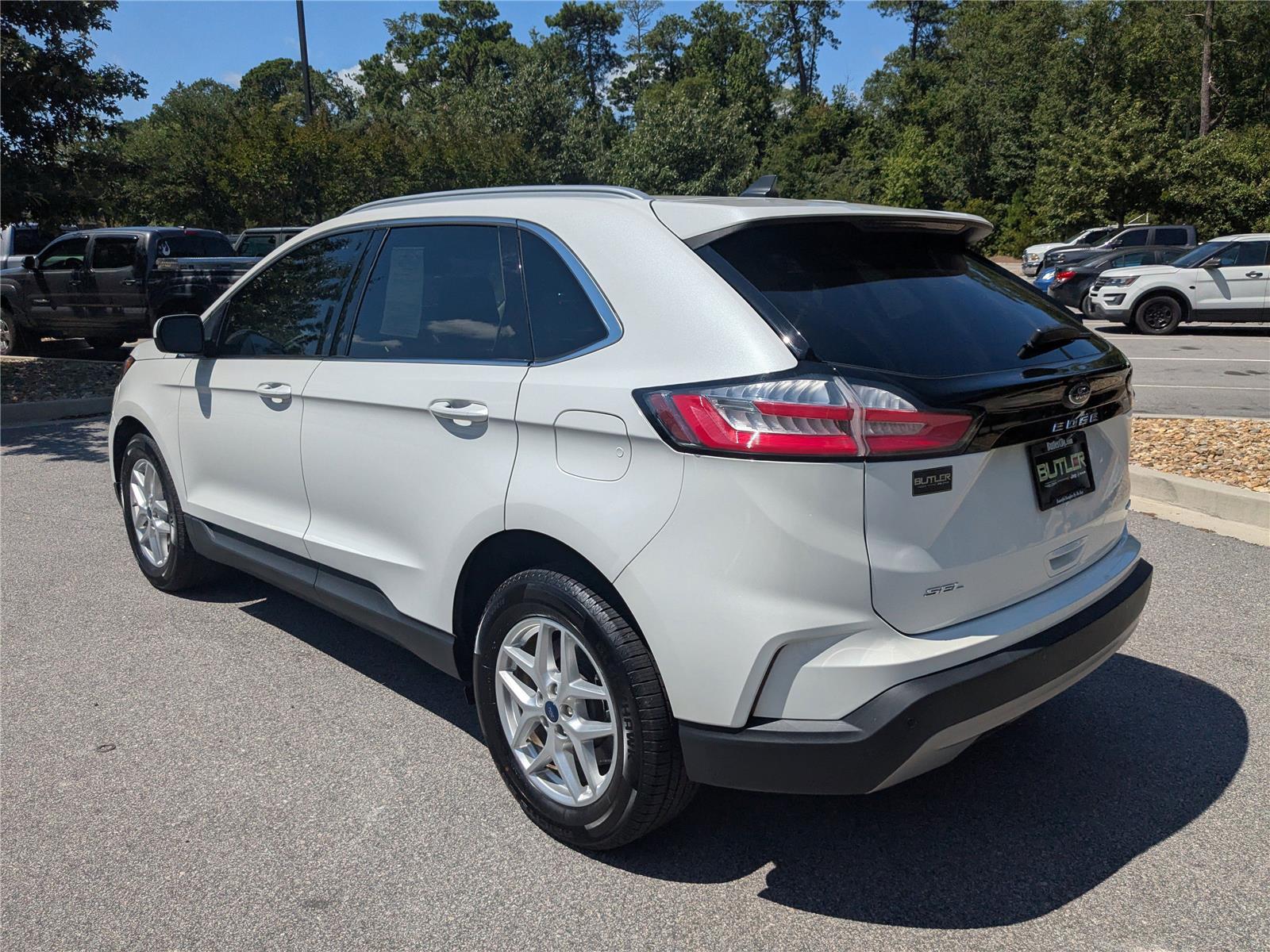 2022 Ford Edge SEL photo 4