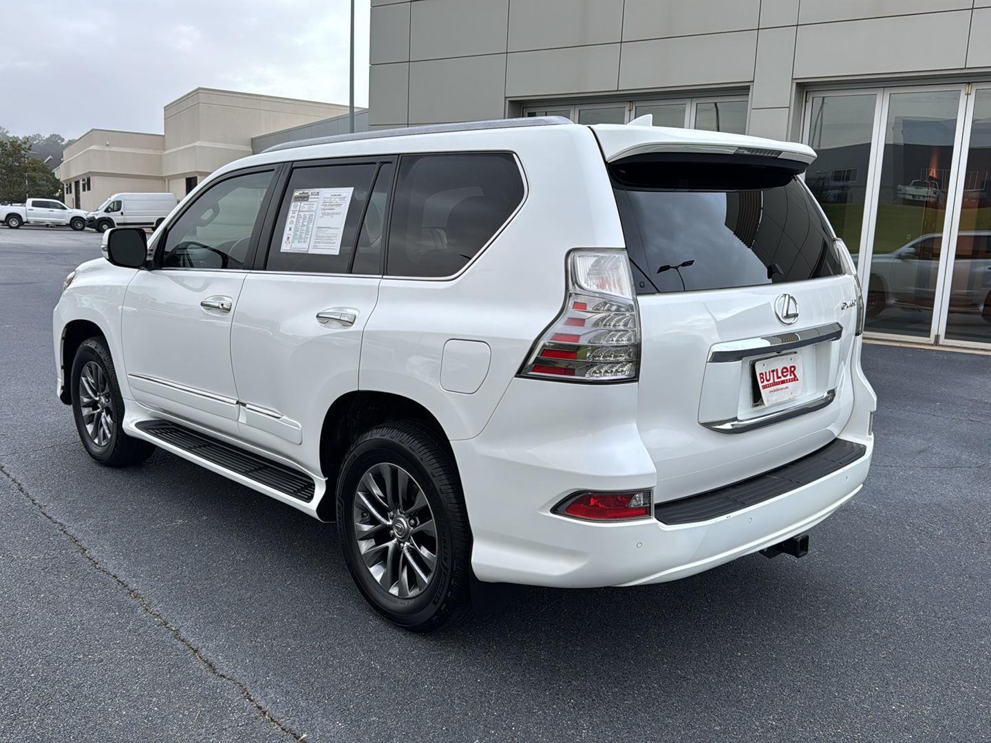 2016 Lexus GX 460 Luxury photo 3