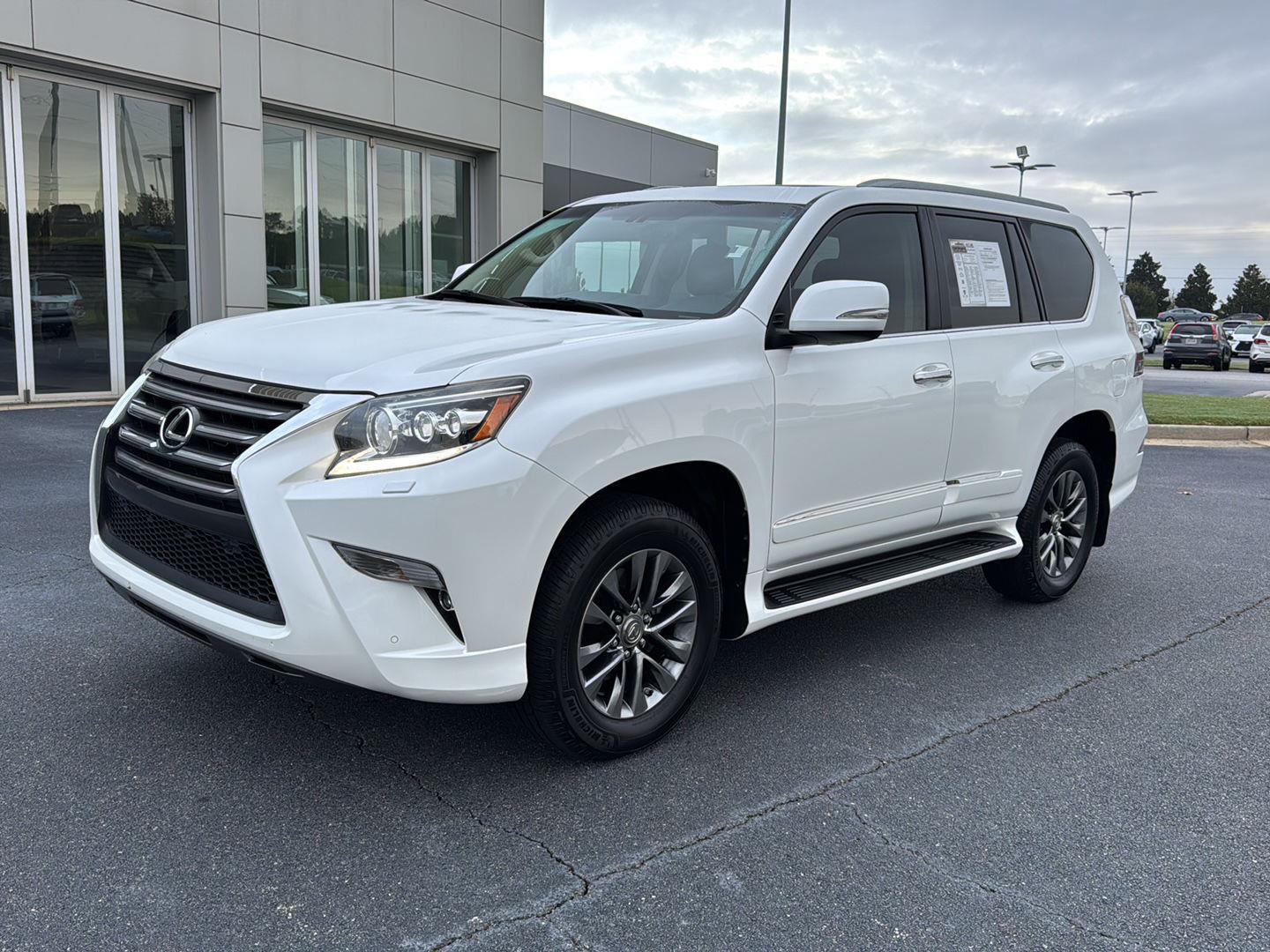 2016 Lexus GX 460 Luxury photo 2