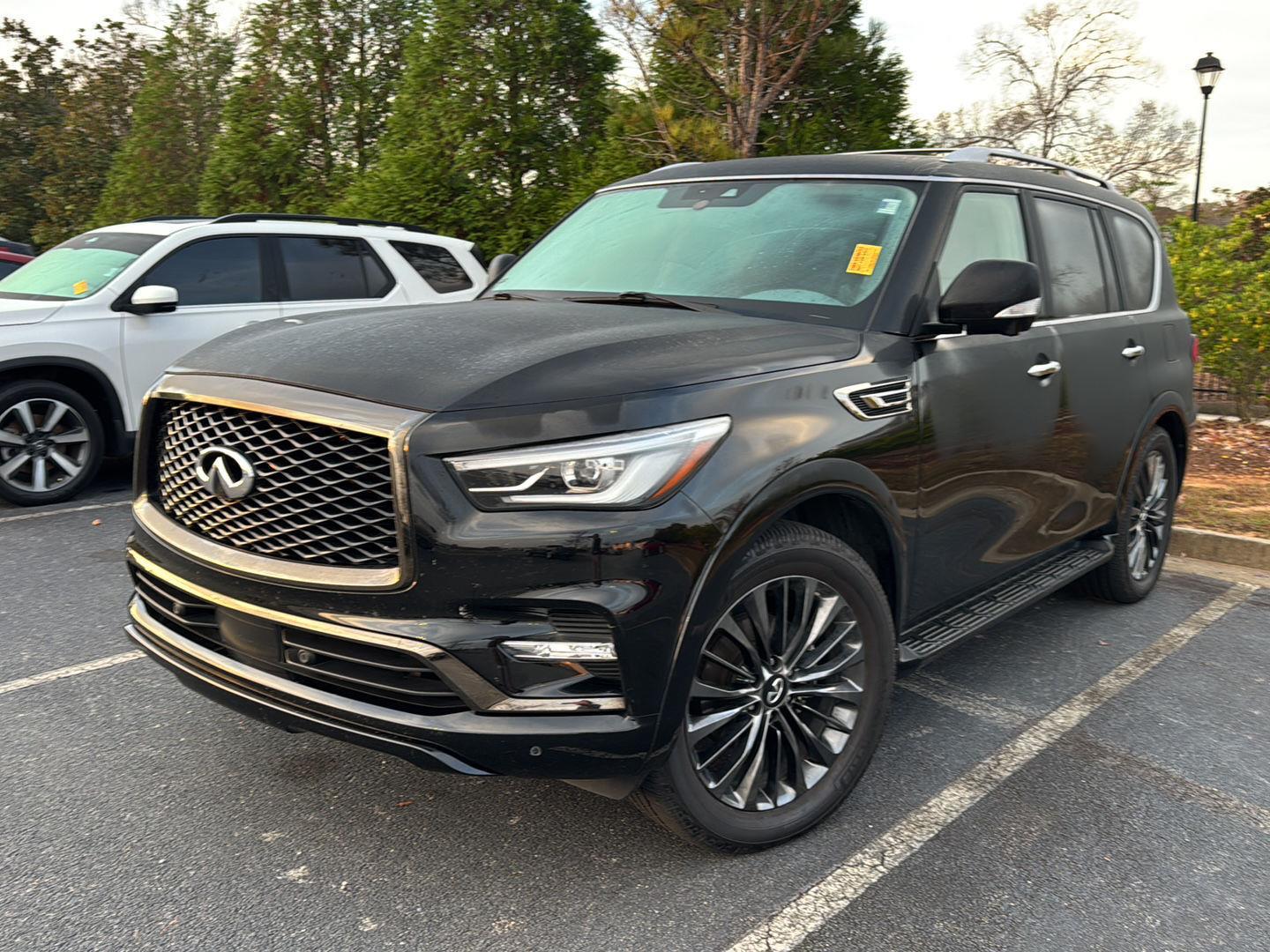 2021 Infiniti QX80 Premium Select photo 2