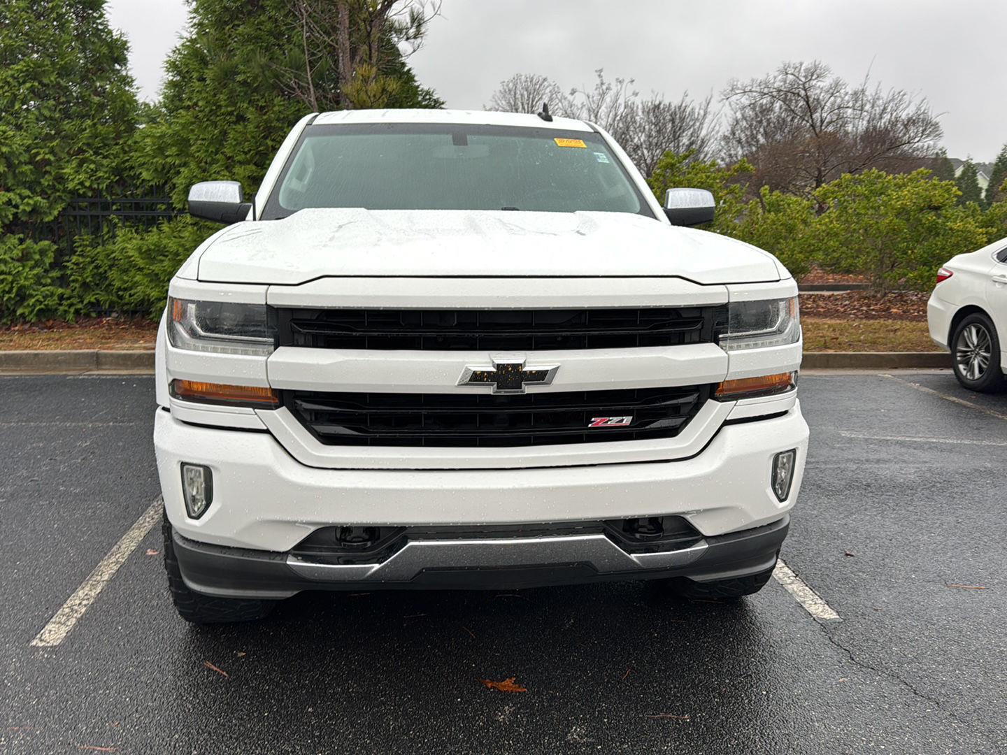 2017 Chevrolet Silverado 1500 LT photo 3