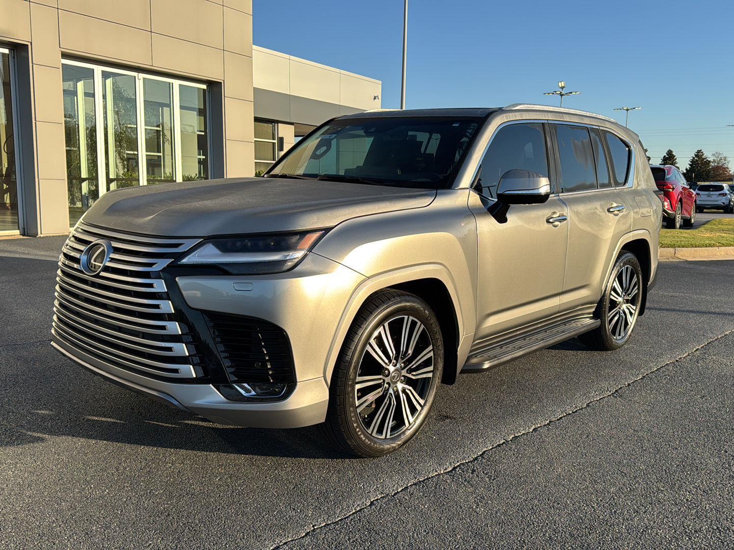 2023 Lexus LX 600 Luxury photo 2