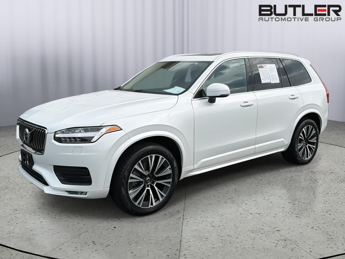 2021 Volvo XC90 T6 Momentum AWD's photo