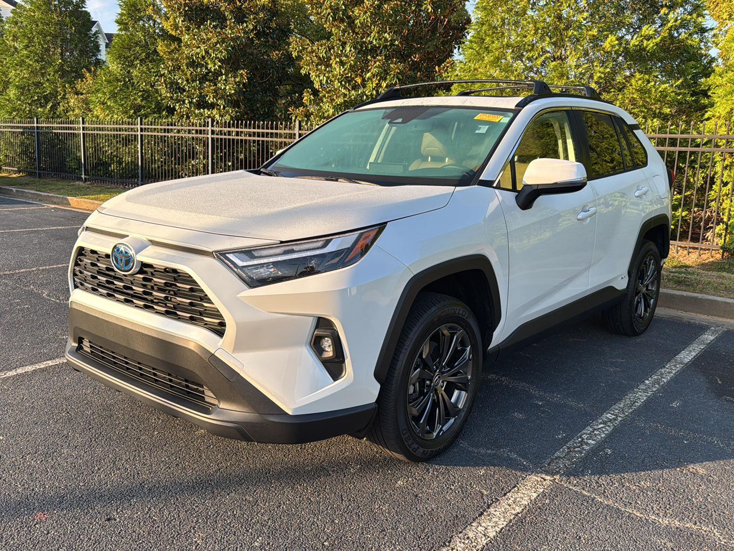 2024 Toyota RAV4 Hybrid XLE Premium photo 2