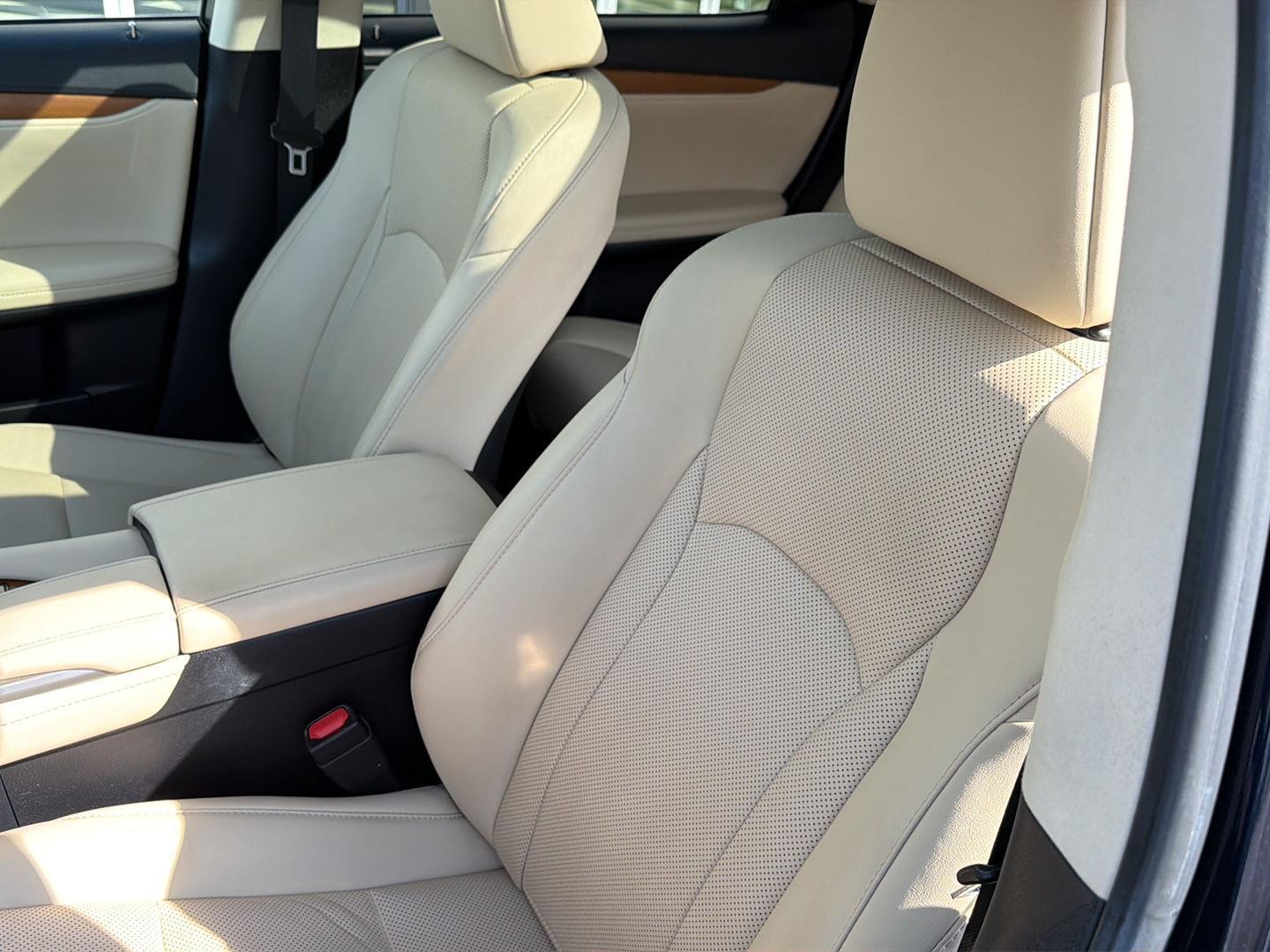 2022 Lexus RX Hybrid 450h - Photo 30