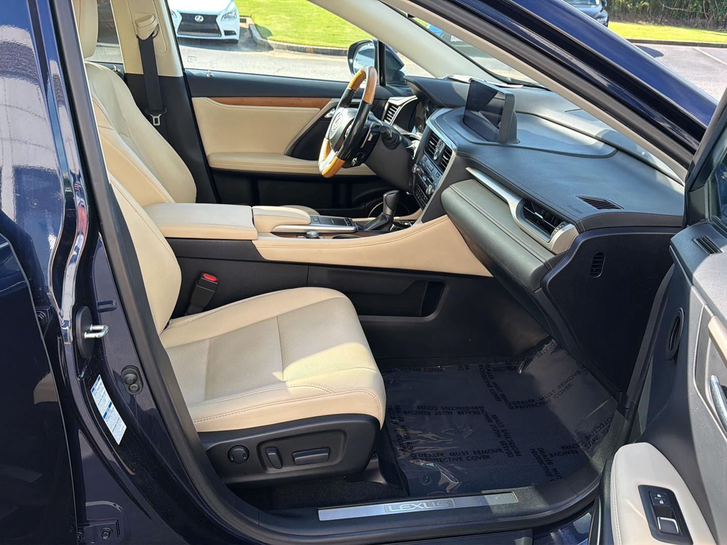 2022 Lexus RX Hybrid 450h - Photo 13