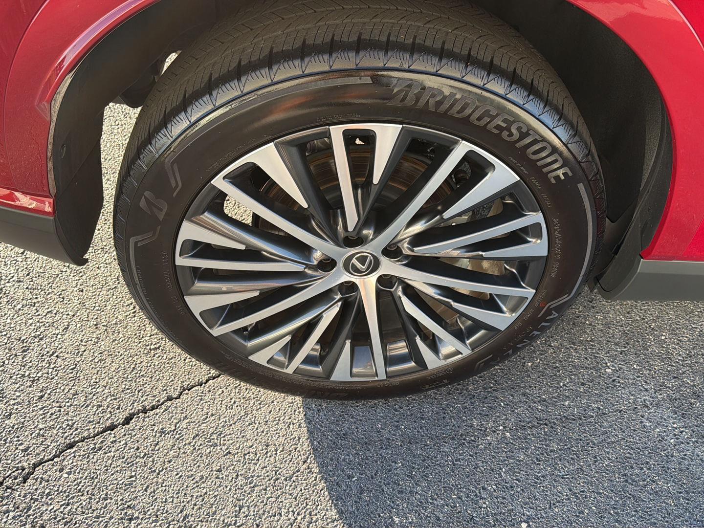 2025 Lexus RX 350 - Photo 39