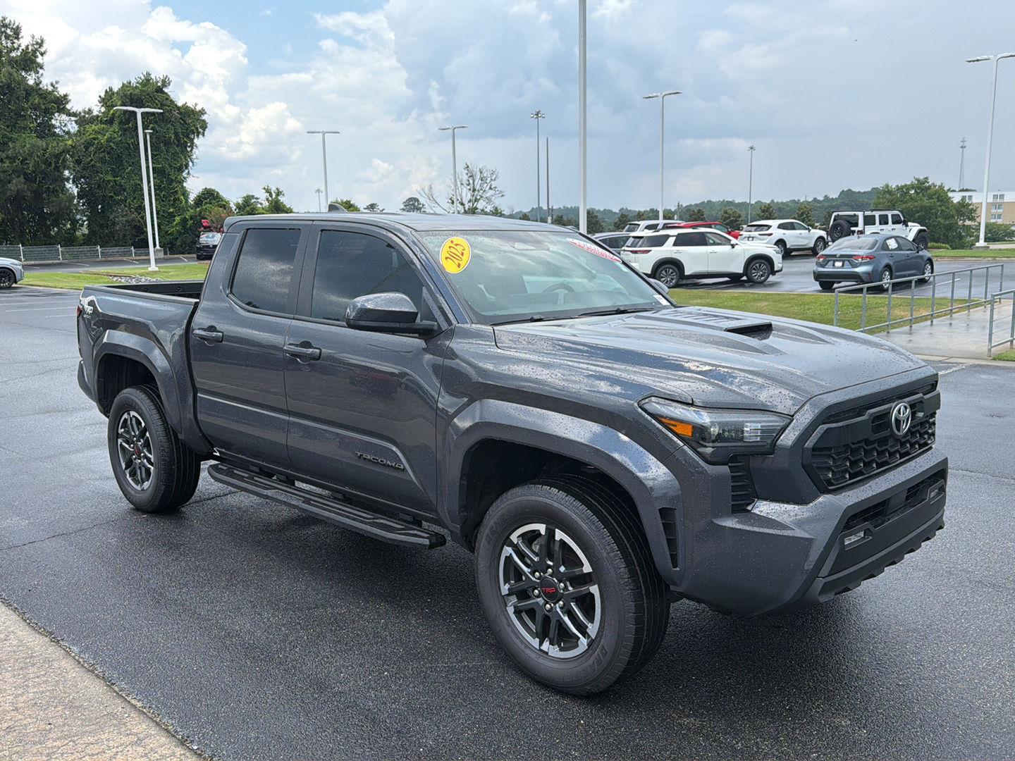 2025 Toyota Tacoma TRD Sport - Photo 8