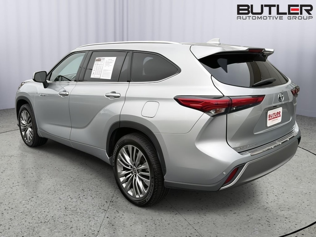 Used 2020 Toyota Highlander Hybrid Platinum SUV