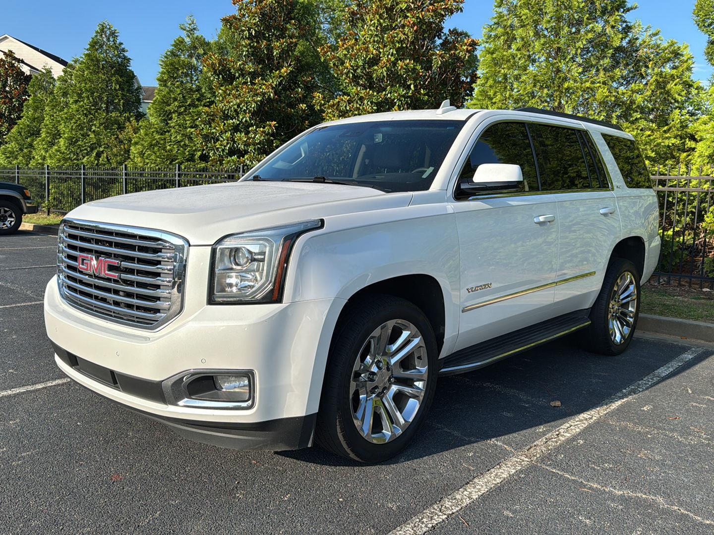 Used 2019 GMC Yukon SLT with VIN 1GKS1BKC6KR101376 for sale in Macon, GA