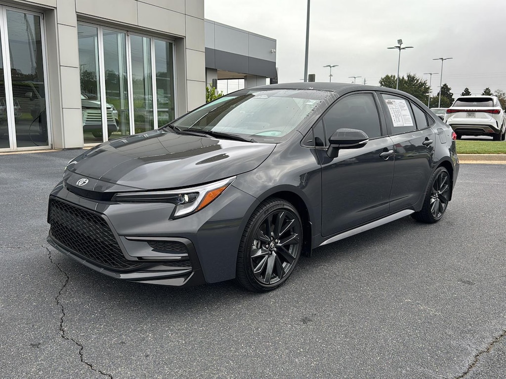 Used 2025 Toyota Corolla SE Sedan