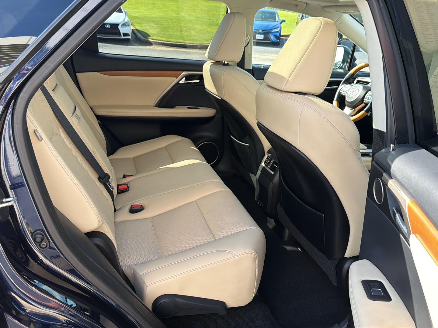 2022 Lexus RX Hybrid 450h - Photo 12