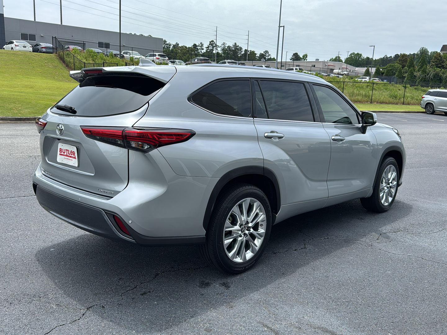 Image 5 of 2023 Toyota Highlander Limited SUV