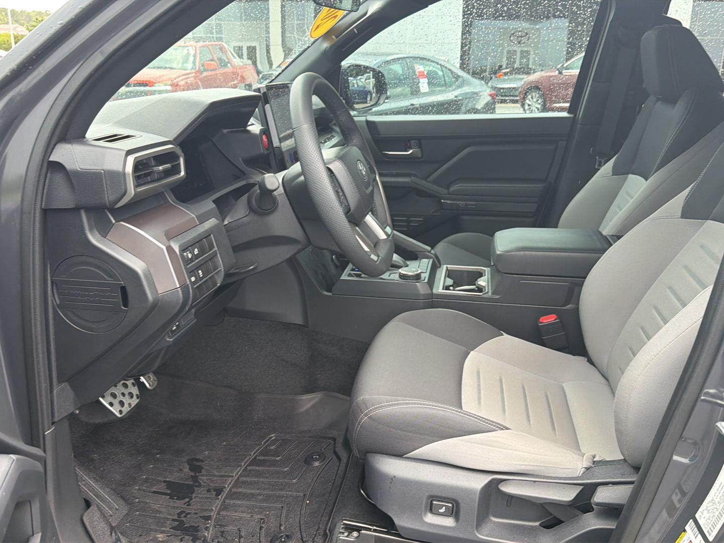 2025 Toyota Tacoma TRD Sport - Photo 10