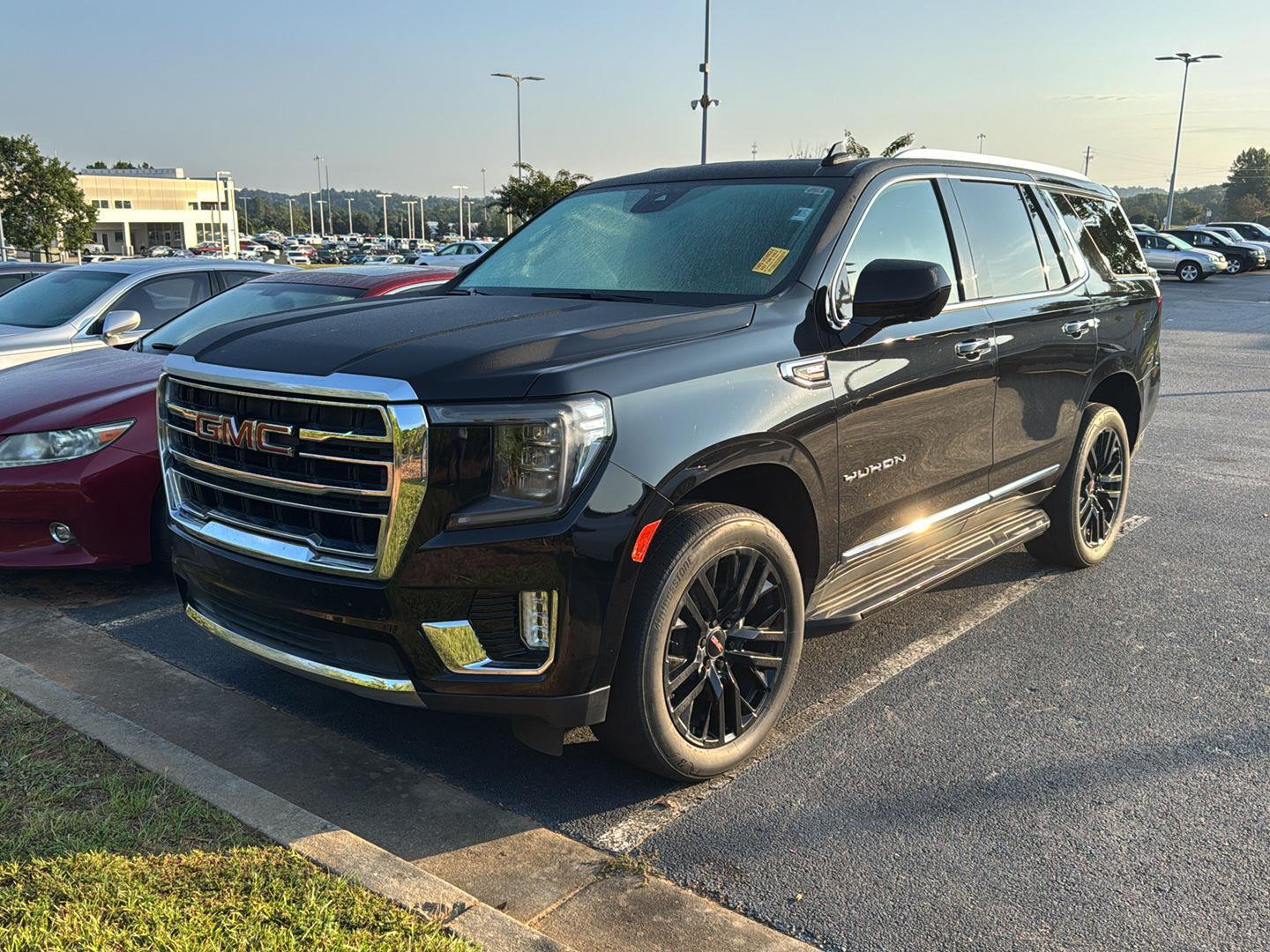 2023 Gmc Yukon SLT photo 2