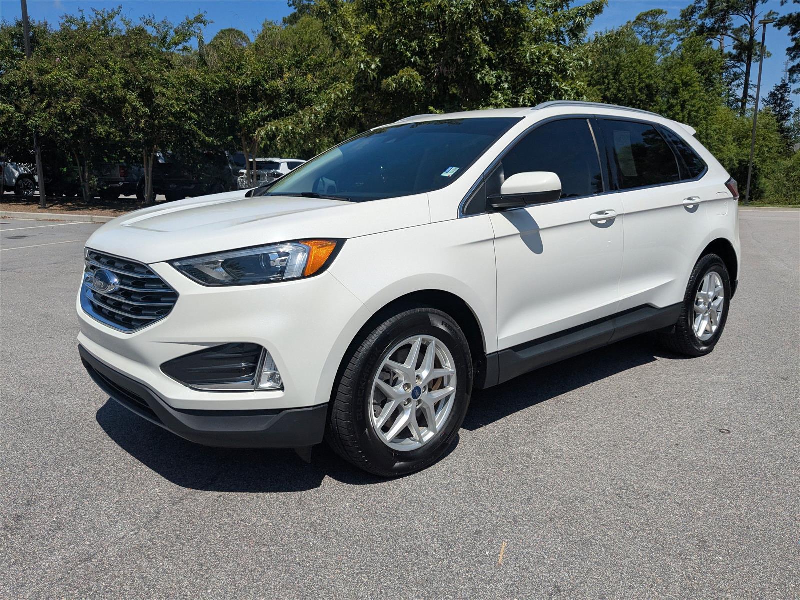 2022 Ford Edge SEL photo 2