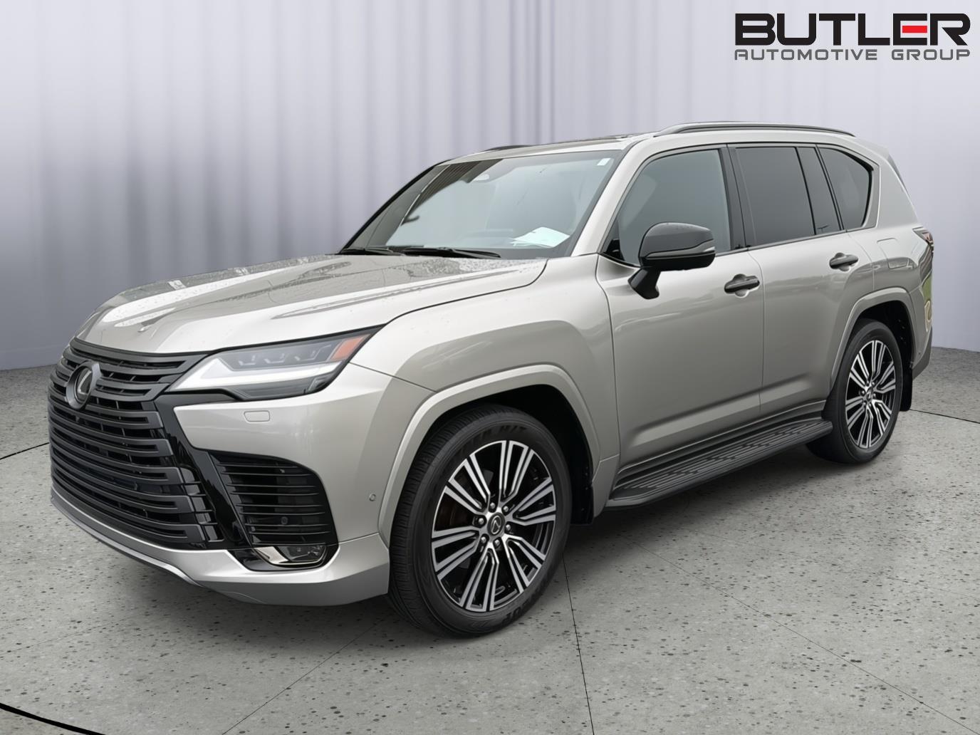2025 Lexus LX 600 700h Luxury's photo
