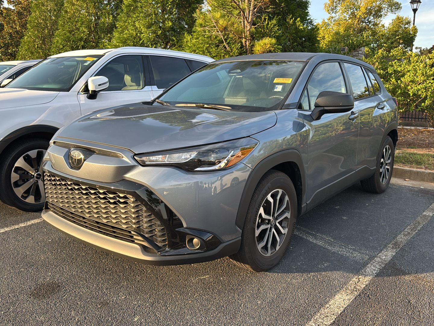 2025 Toyota Corolla Hybrid XSE photo 2