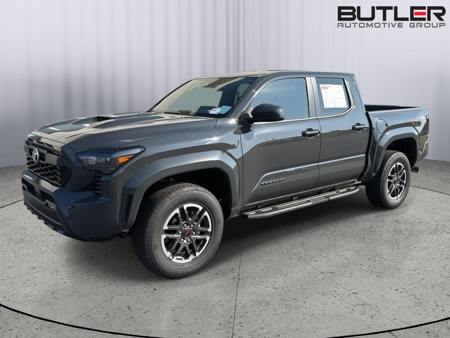2025 Toyota Tacoma TRD Sport - Photo 2