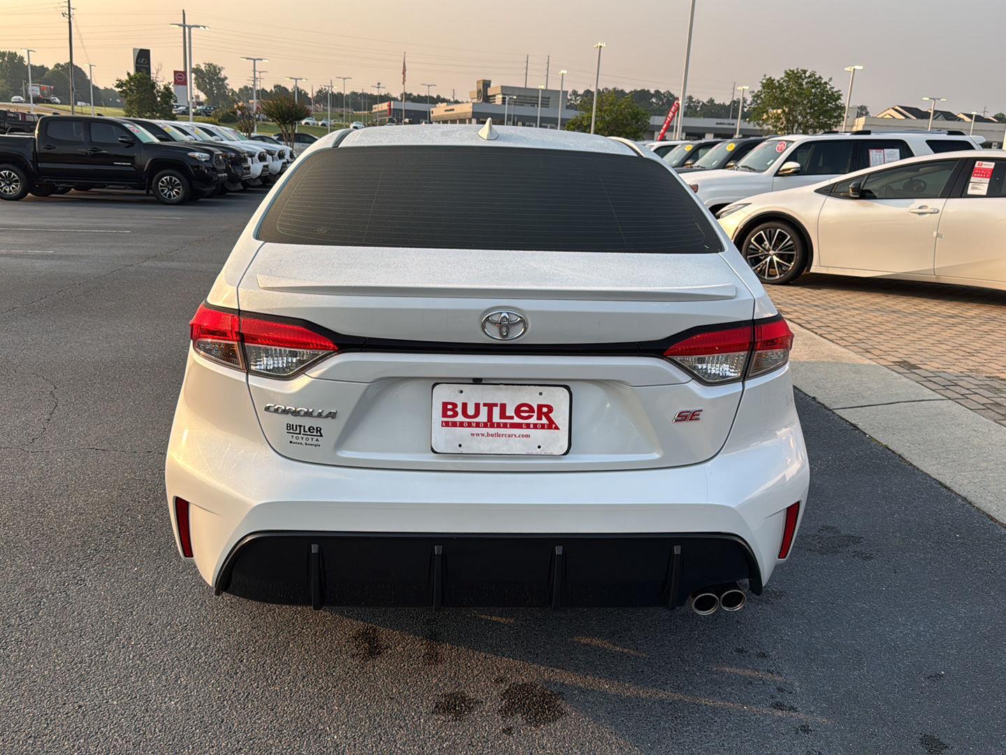 2023 Toyota Corolla SE photo 4
