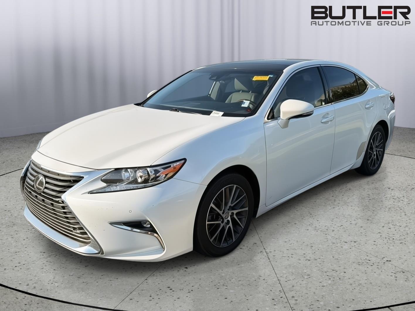 2016 Lexus ES 350 350's photo