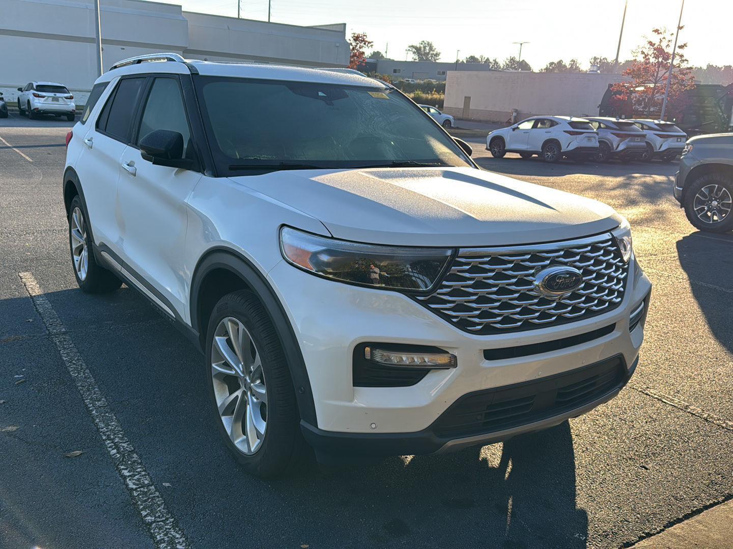 2021 Ford Explorer Platinum photo 2