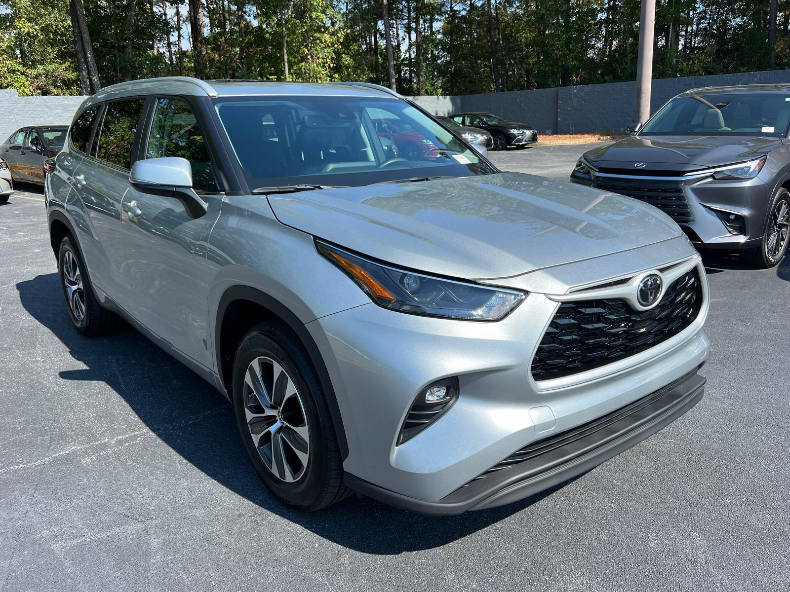 2023 Toyota Highlander XLE photo 4