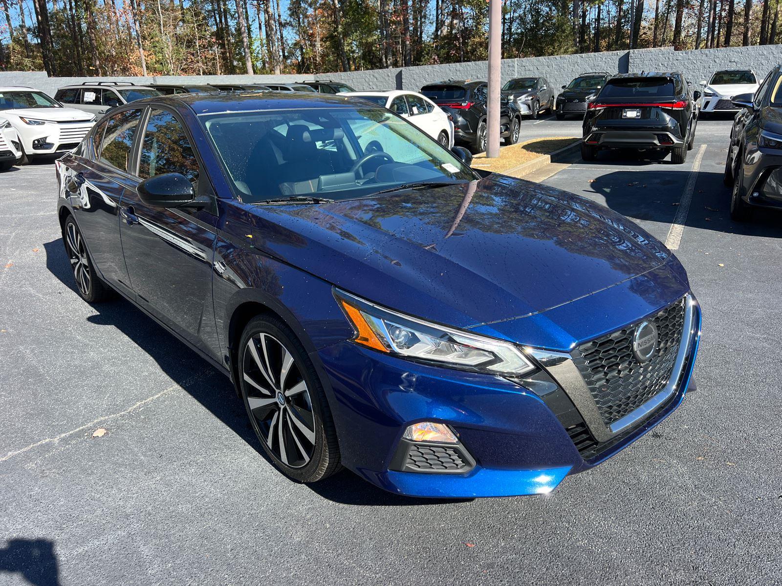 2022 Nissan Altima 2.5 SR photo 3