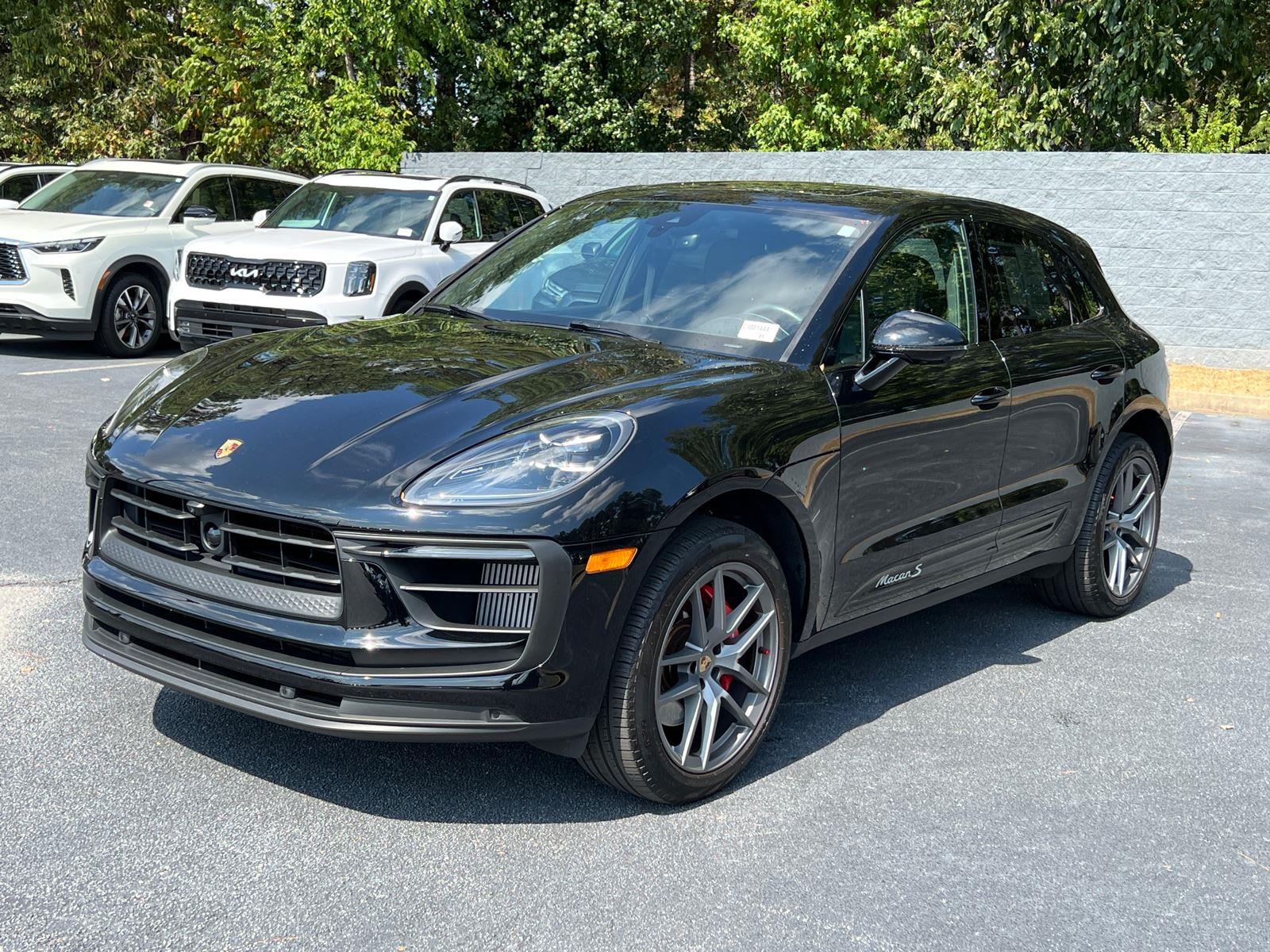2023 Porsche Macan S photo 2