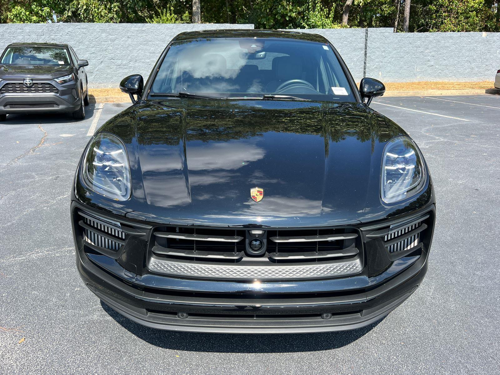 2023 Porsche Macan S photo 3