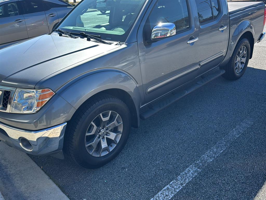 2019 Nissan Frontier SL photo 2