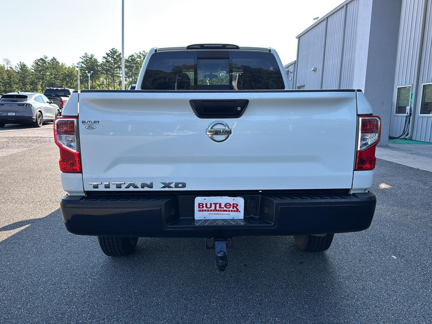 2017 Nissan Titan S photo 4