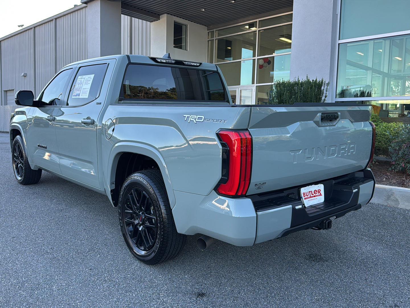 2024 Toyota Tundra SR5 CrewMax photo 2