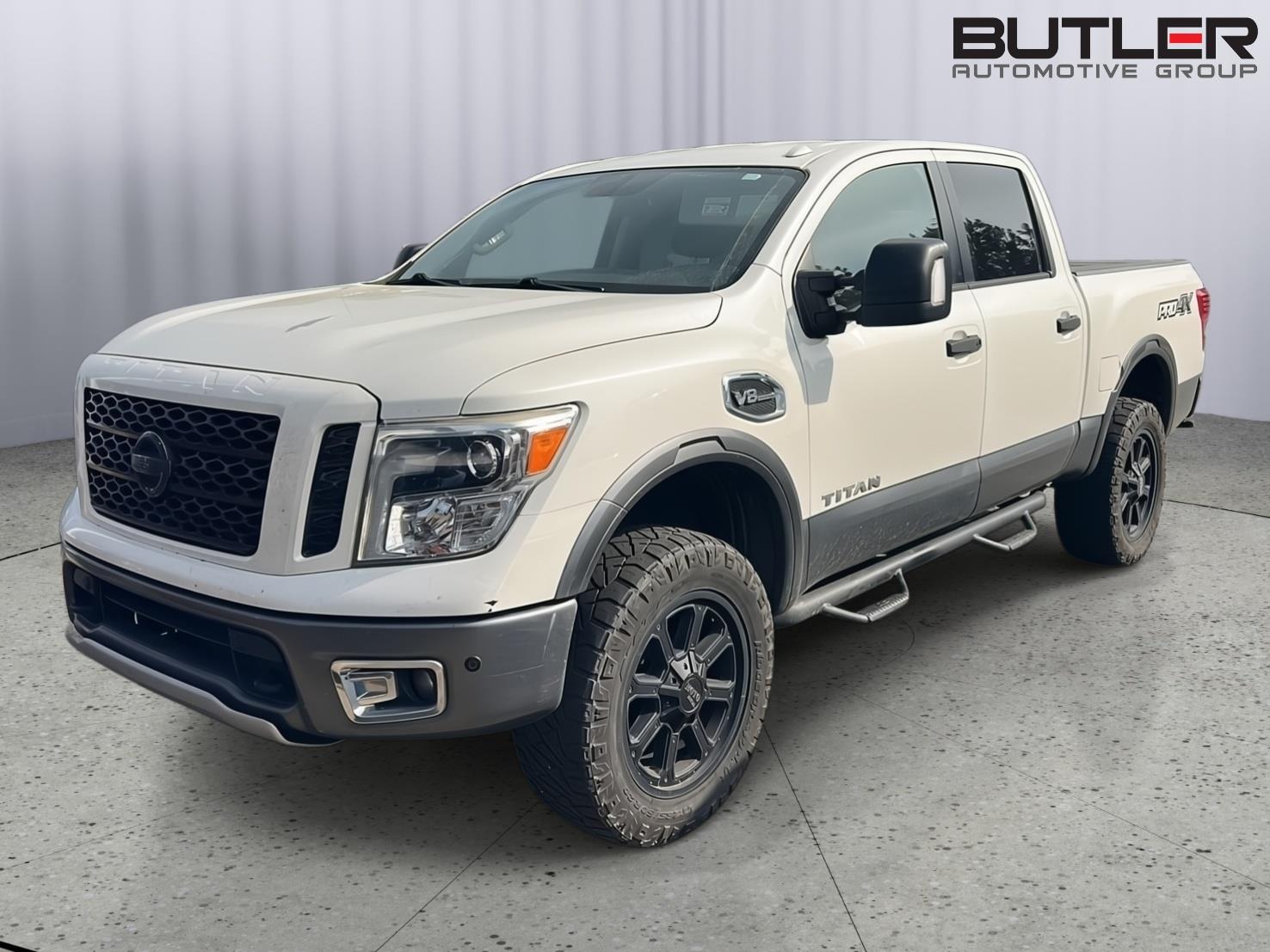 2017 Nissan Titan Truck Crew Cab 