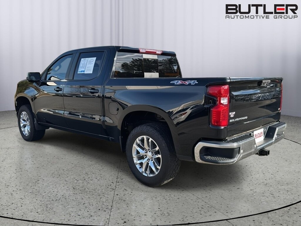 Used 2022 Chevrolet Silverado 1500 LT w/1LT Truck Crew Cab