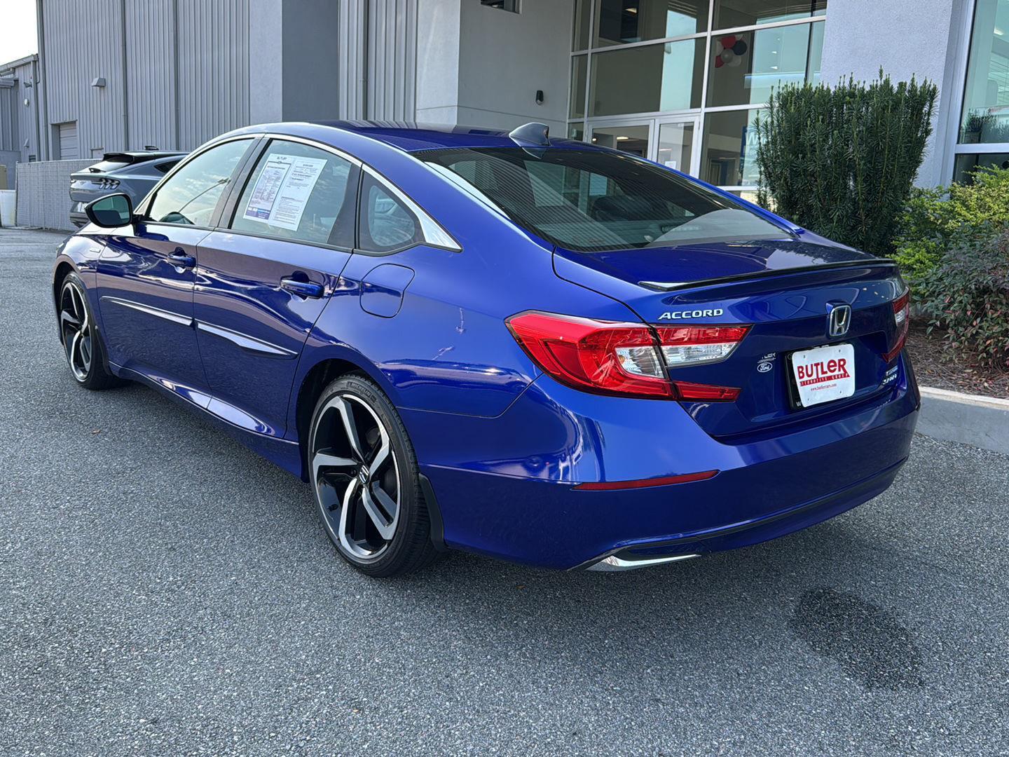 2022 Honda Accord Hybrid Sport photo 2