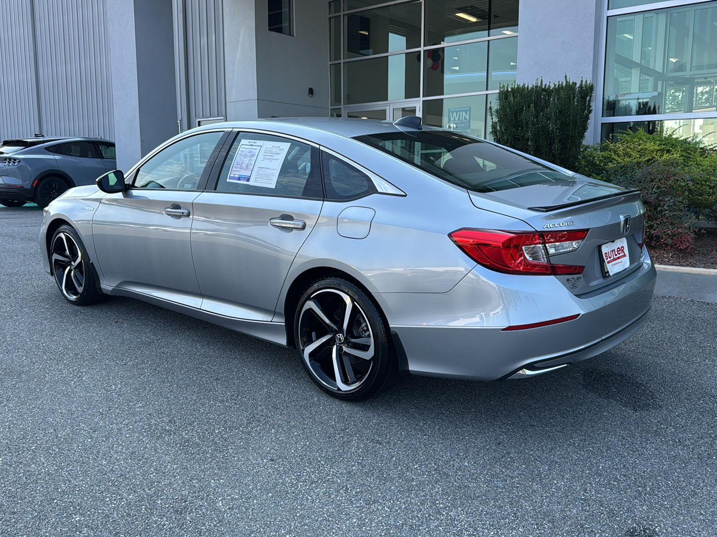 2022 Honda Accord Hybrid Sport photo 2