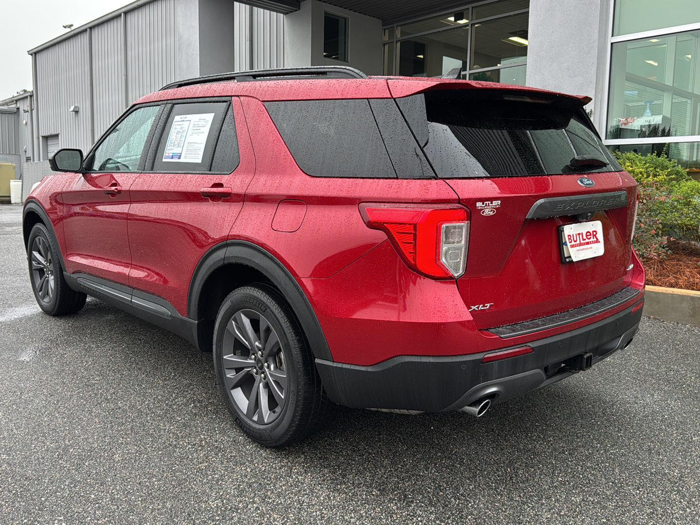 2022 Ford Explorer XLT photo 3