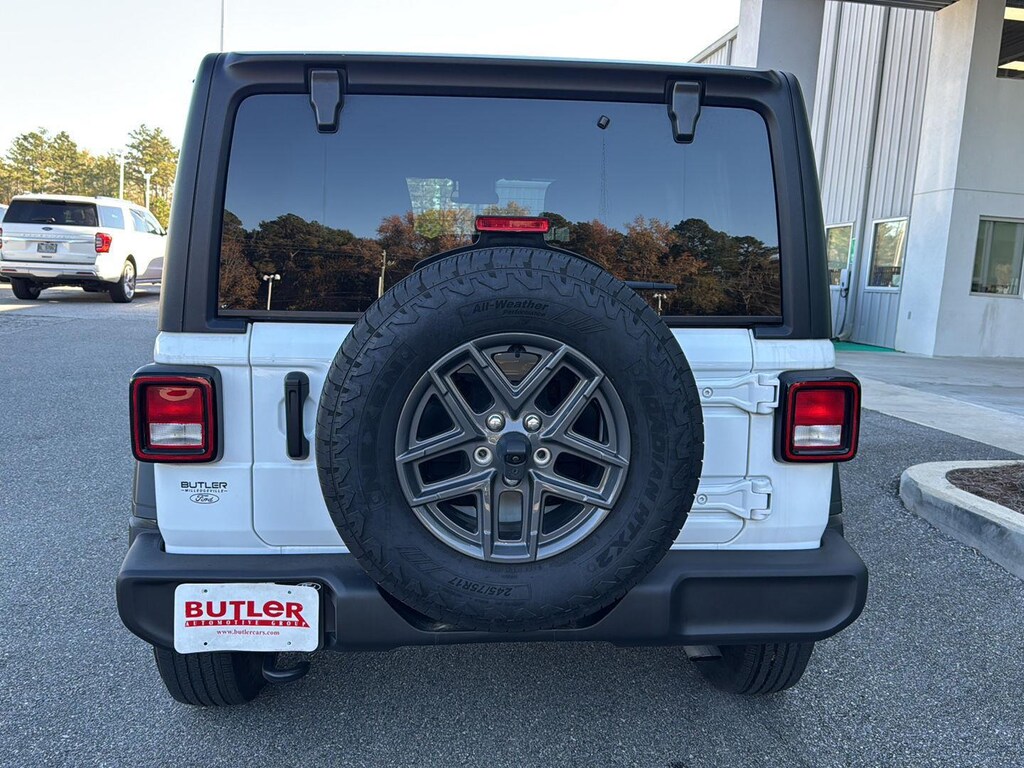 Used 2024 Jeep Wrangler Sport SUV