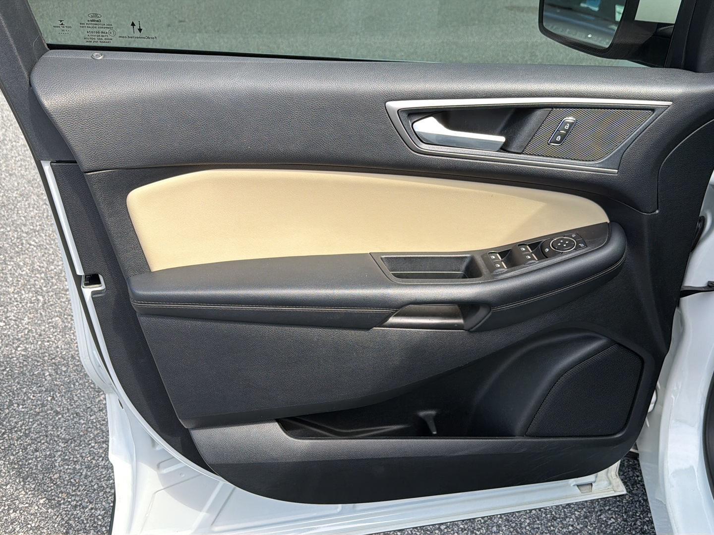 2022 Ford Edge SEL - Photo 16