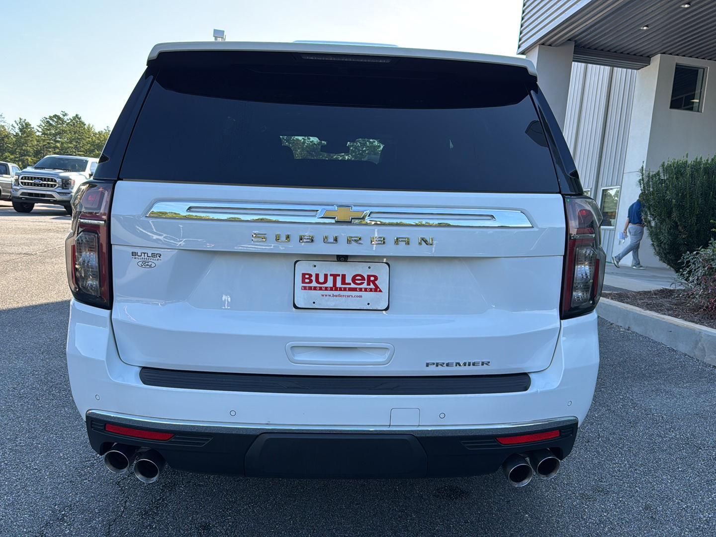 2024 Chevrolet Suburban Premier photo 4
