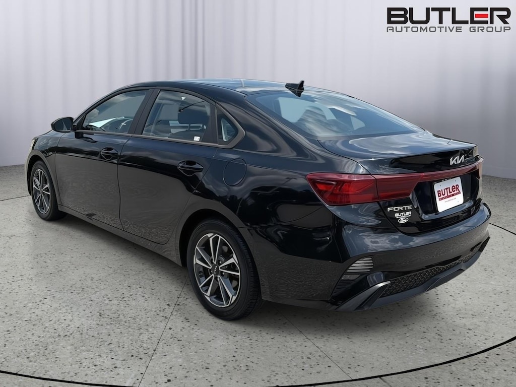 Used 2022 Kia Forte LXS Sedan